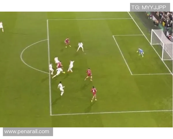 中超精彩对决：那不勒斯与利物浦战平神扑引发争议判罚全场沸腾