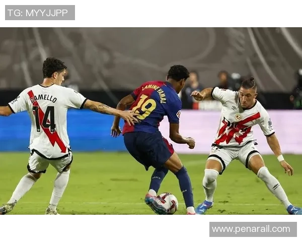 世界杯精彩瞬间：里昂绝杀巴萨引爆全场激情时刻回顾