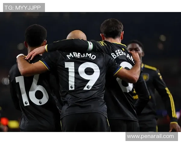 西甲激战巴萨大胜阿森纳点球争议引发全场热议